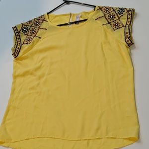 Boutique 100% polyester yellow tee